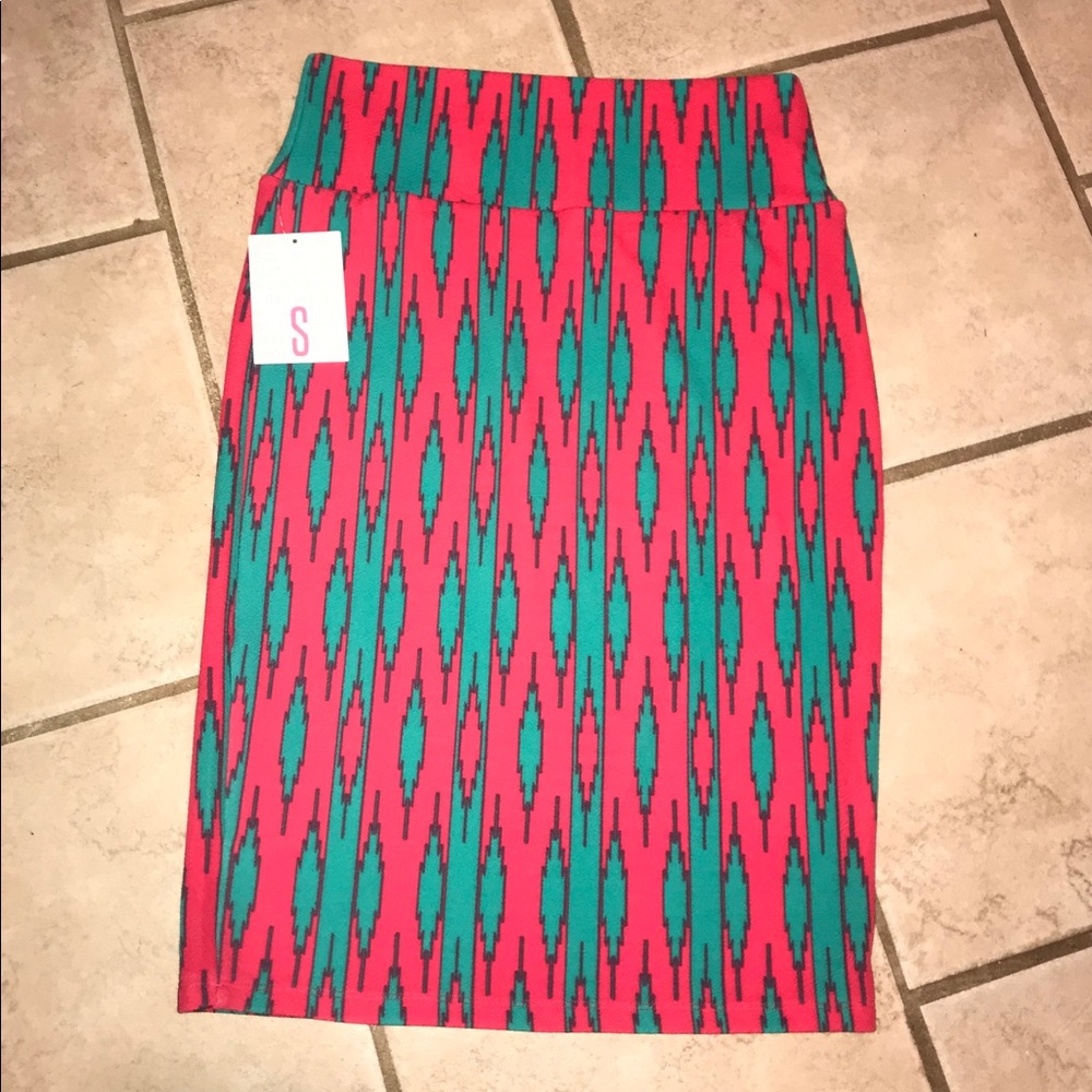 LulaRoes - Picture 3 of 4